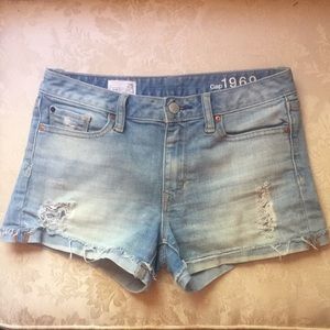 GAP shorts